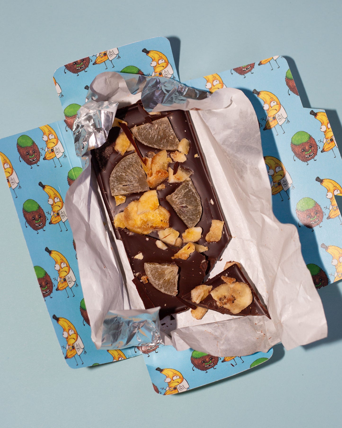 Dallas Bar - 72% Dark Chocolate + Dried Kiwi & Organic Banana Chips